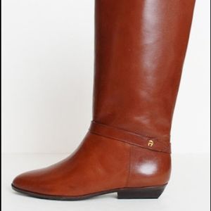 etienne aigner booties